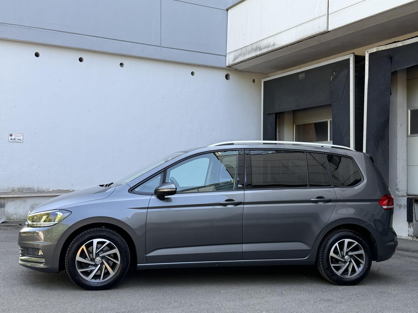 Volkswagen Touran Sound 7-Sitzer Navi ACC PDC Sitzheizung