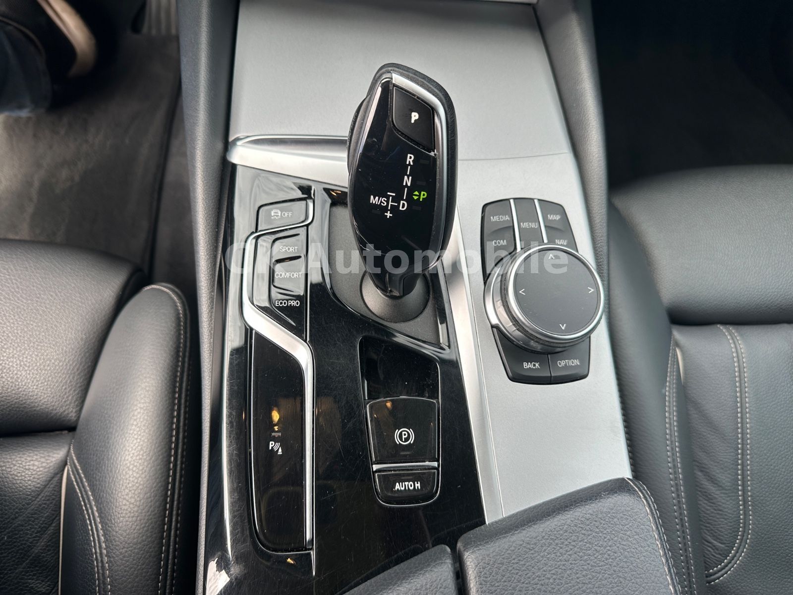 Fahrzeugabbildung BMW 520d Touring/Navi/Leder/Head-Up/Kamera/LED/ACC
