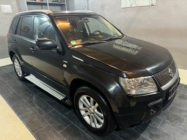 Suzuki Grand Vitara 1.9 DDIS. 4X4 Allrad. NAVI-Alcantar