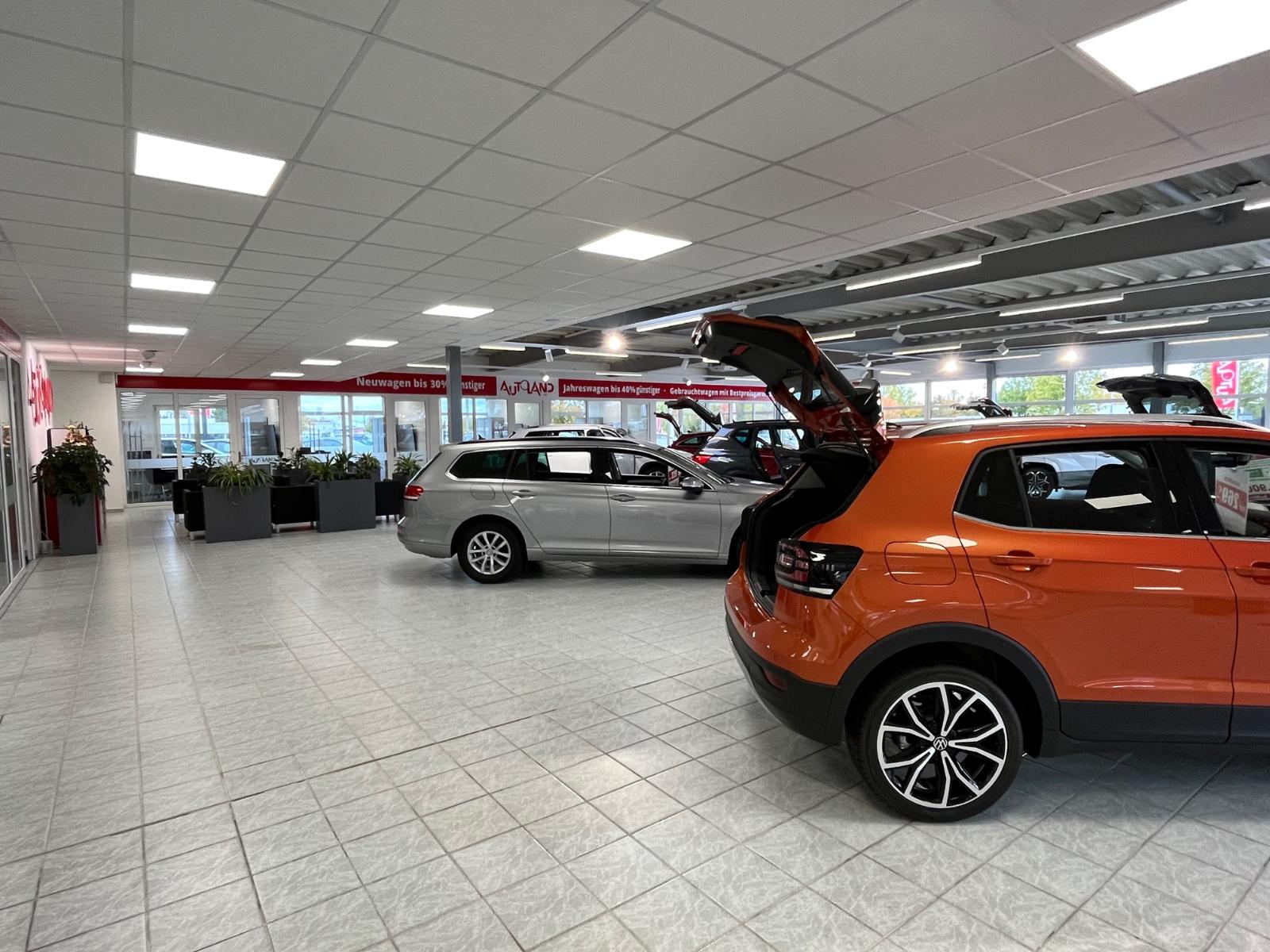 showroom-image-top