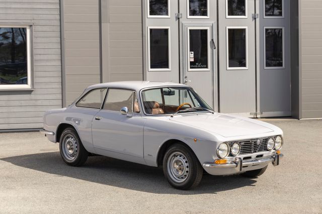 Alfa Romeo GT 1300