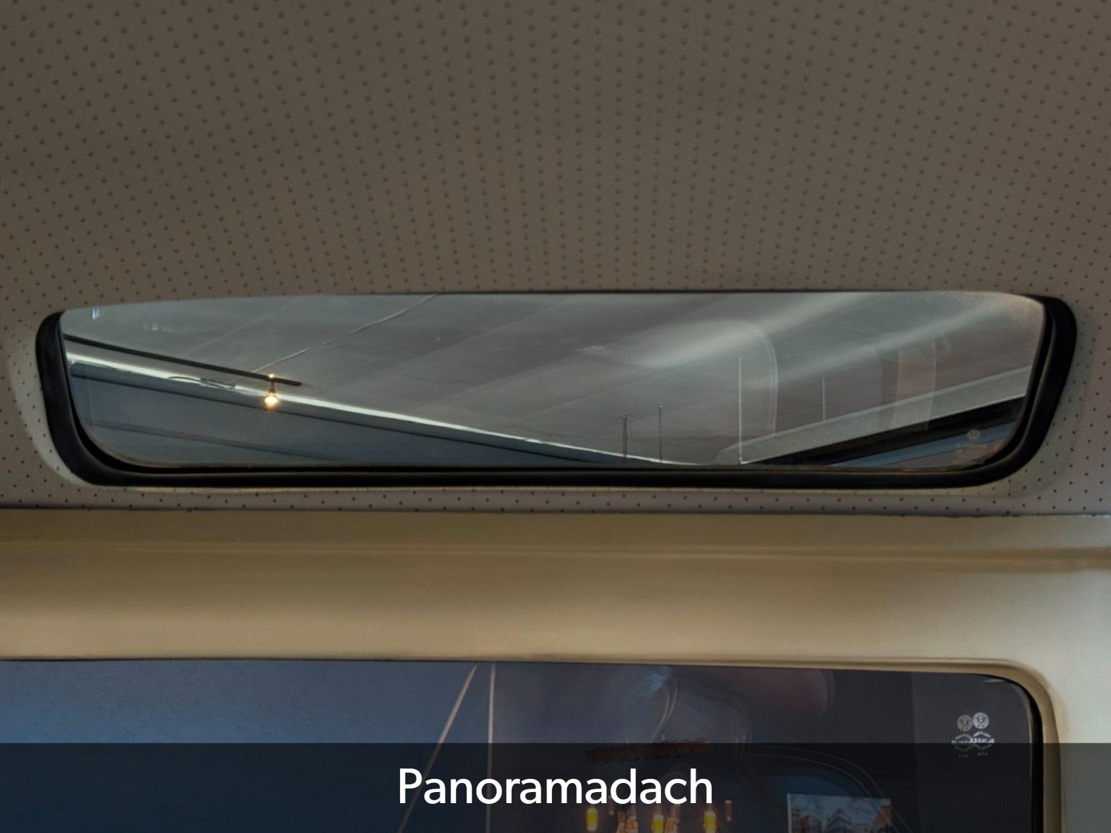 Fahrzeugabbildung Volkswagen T1 Samba 9-Sitzer Faltdach mit Panoramafenstern