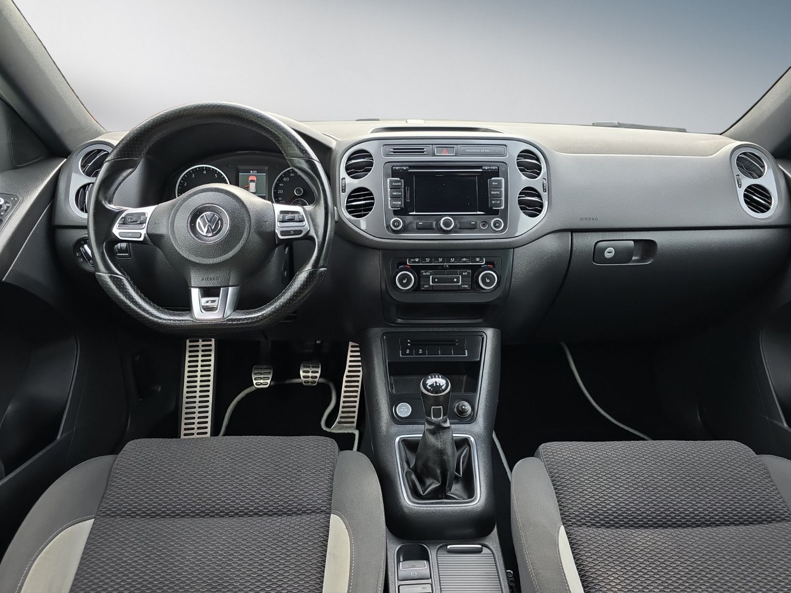 Fahrzeugabbildung Volkswagen Tiguan R-Line+KAMERA+NAVI+TÜV+INSPEKTION NEU ''