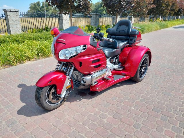 Honda GL1800 GoldWing Trike / damaged/ unfall