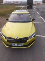 Skoda Superb 1.4 TSI iV DSG SPORTLINE COMBI SPORTLINE - Skoda Superb Sportline mit Hybrid-Antrieb (Benzin/Elektro)