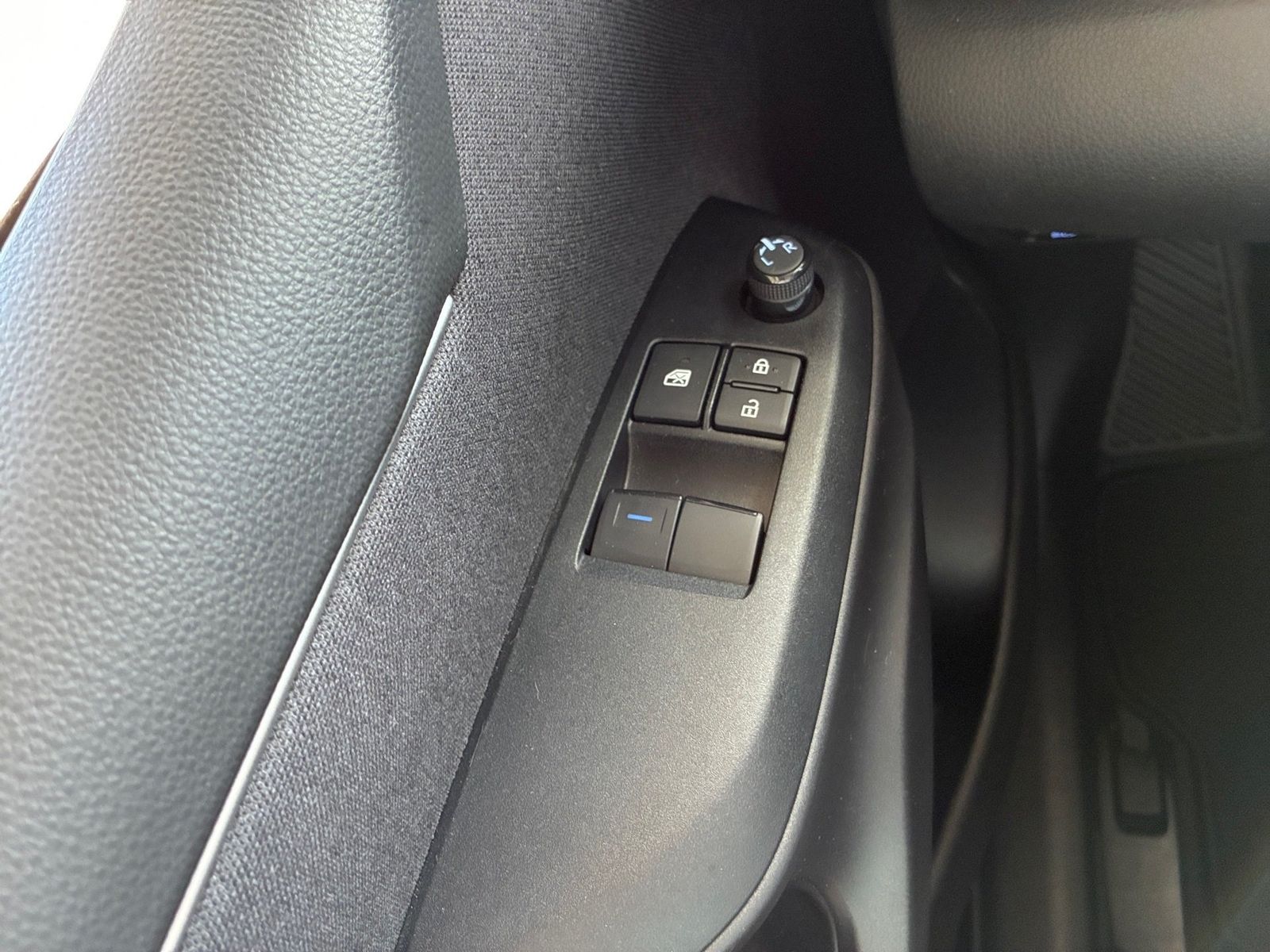 Fahrzeugabbildung Toyota Yaris 1.0 Comfort Kamera,Navi,ACC