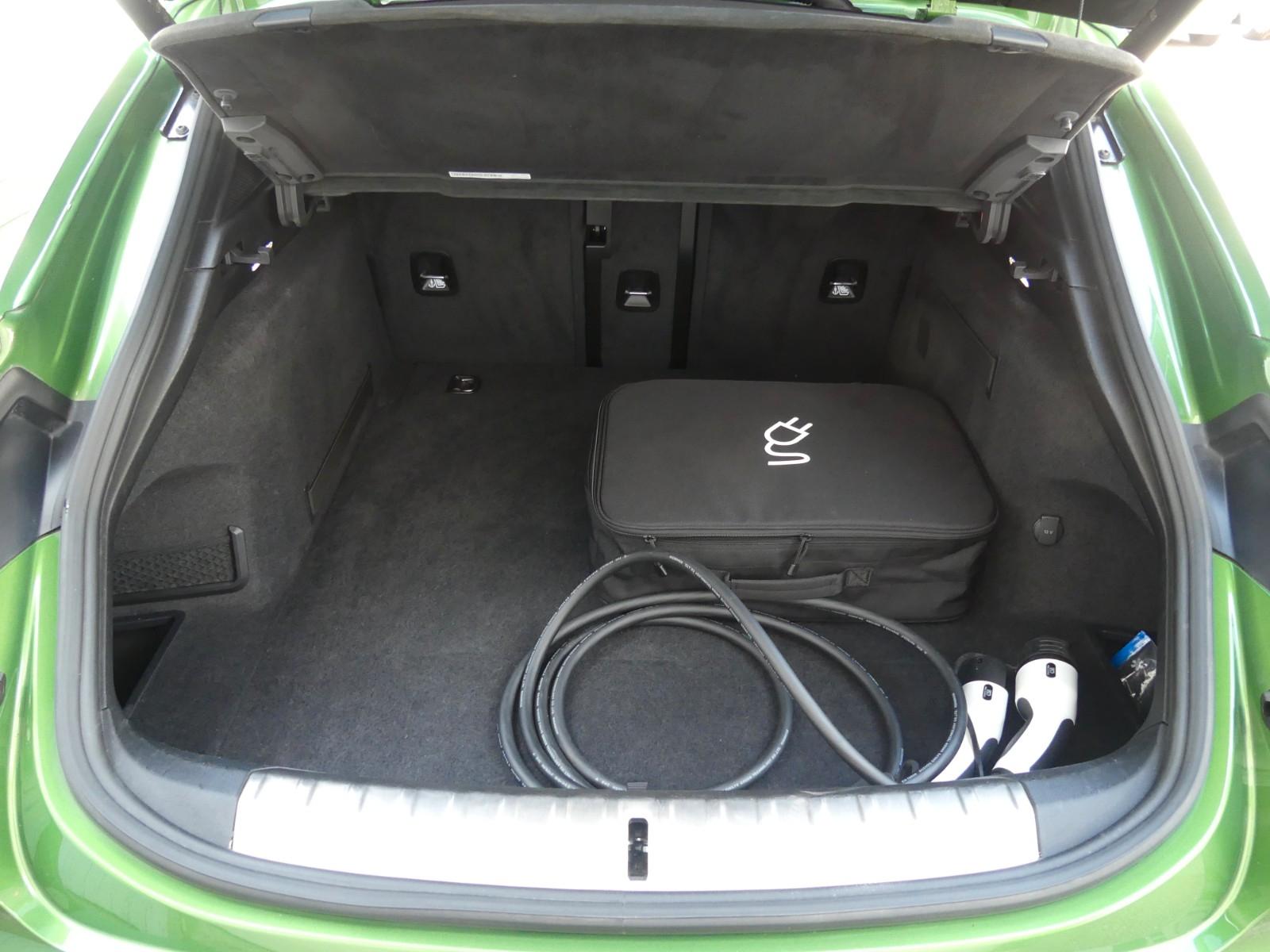 PORSCHE TAYCAN SPORT TURISMO GTS 598ch - 4X4 - TOIT PANORAMIQUE - SONORISATION BOSE - JANTES 21 POUCES - SIÈGES CHAUFFANTS
