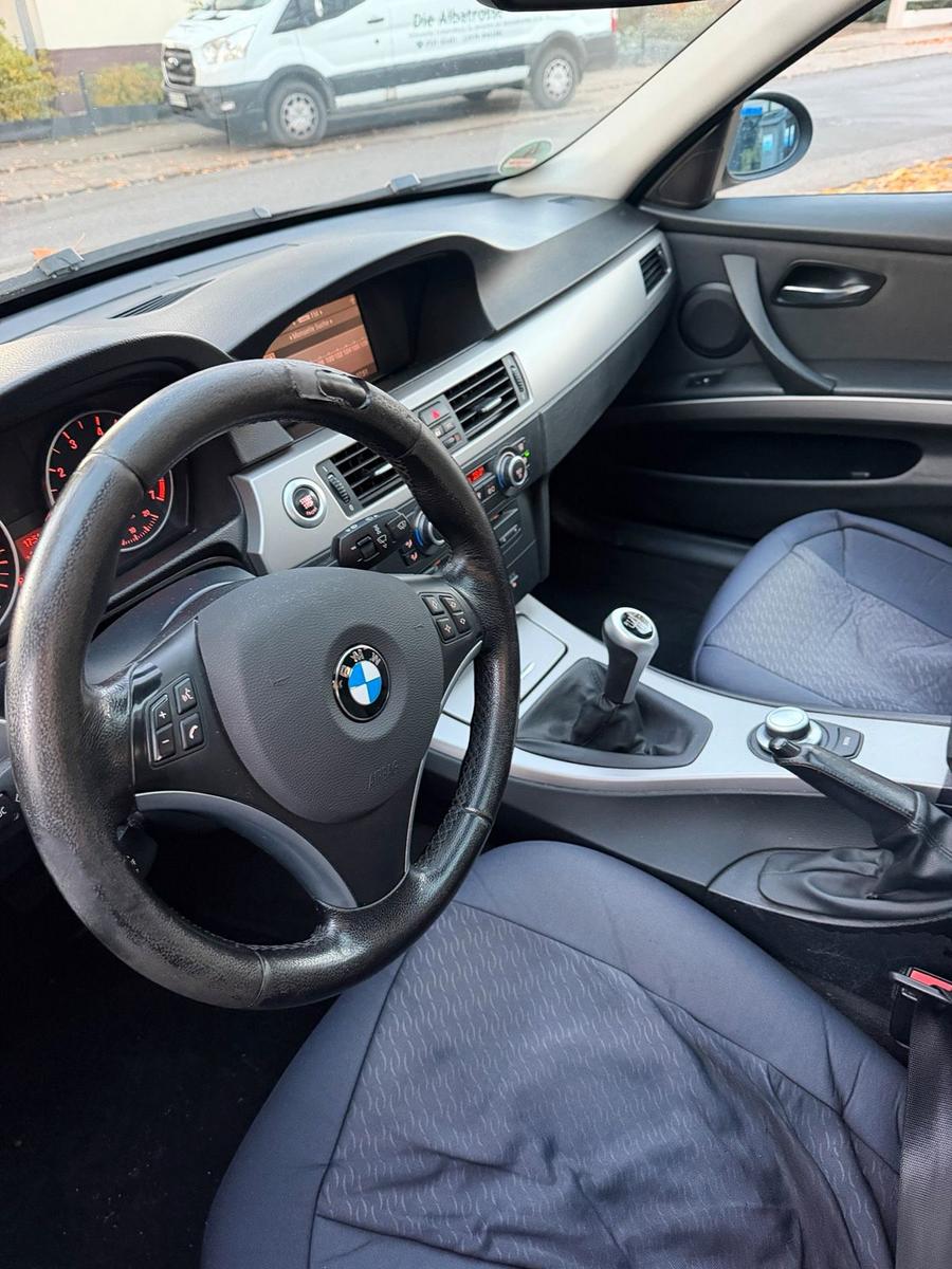 BMW 318 2006 — photo 9