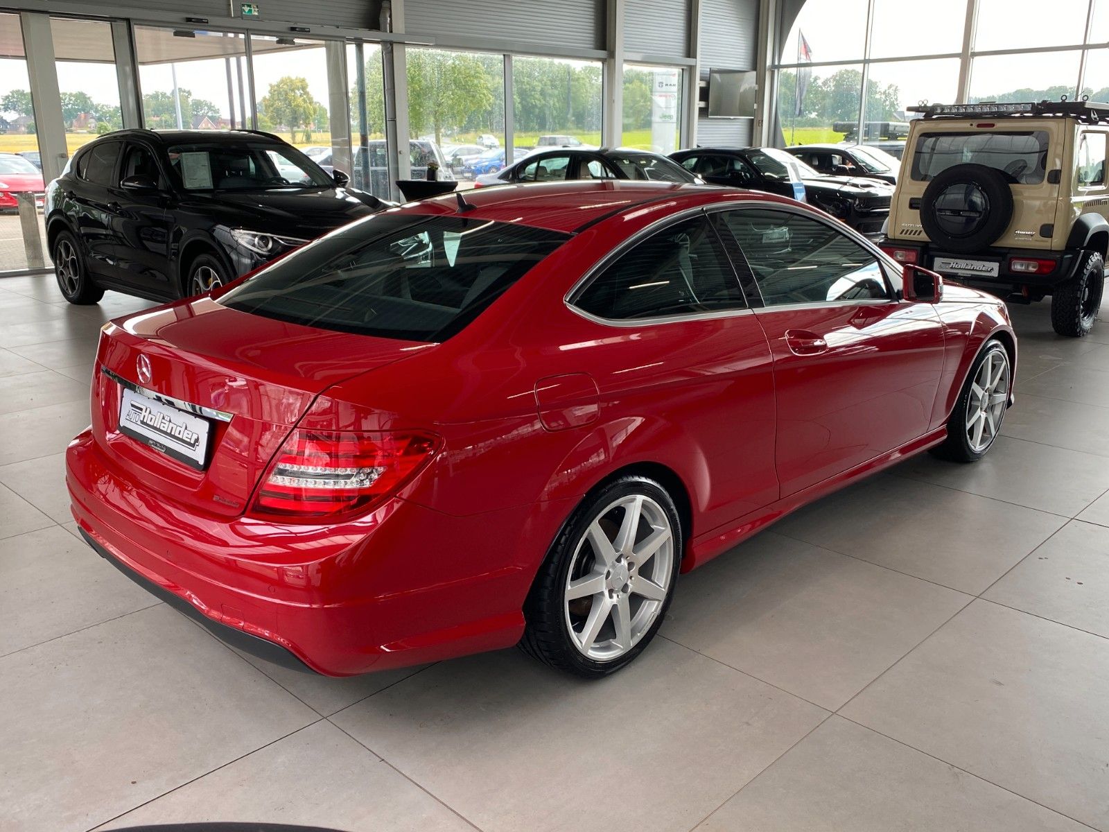 Fahrzeugabbildung Mercedes-Benz C 200 CGI Coupe "Navi Bi-Xenon AMG-Sportpaket "