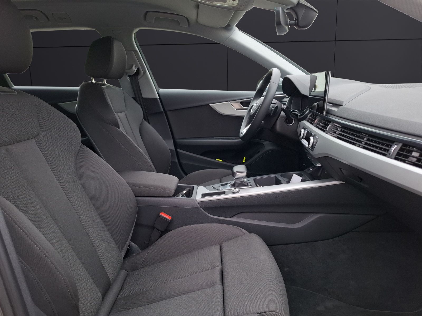 Fahrzeugabbildung Audi A4 Avant 40 TFSI S-tronic S-line LED AVC Navi