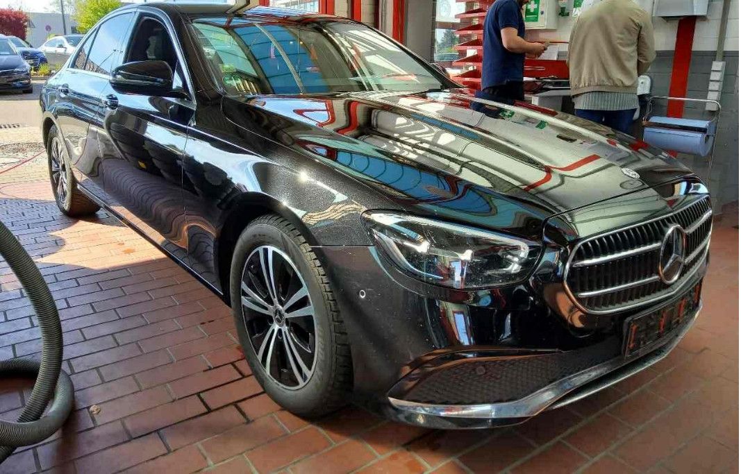 Fahrzeugabbildung Mercedes-Benz E 220d 9G LED/NAVI/SHZ/VIRTU/RFK/AHK