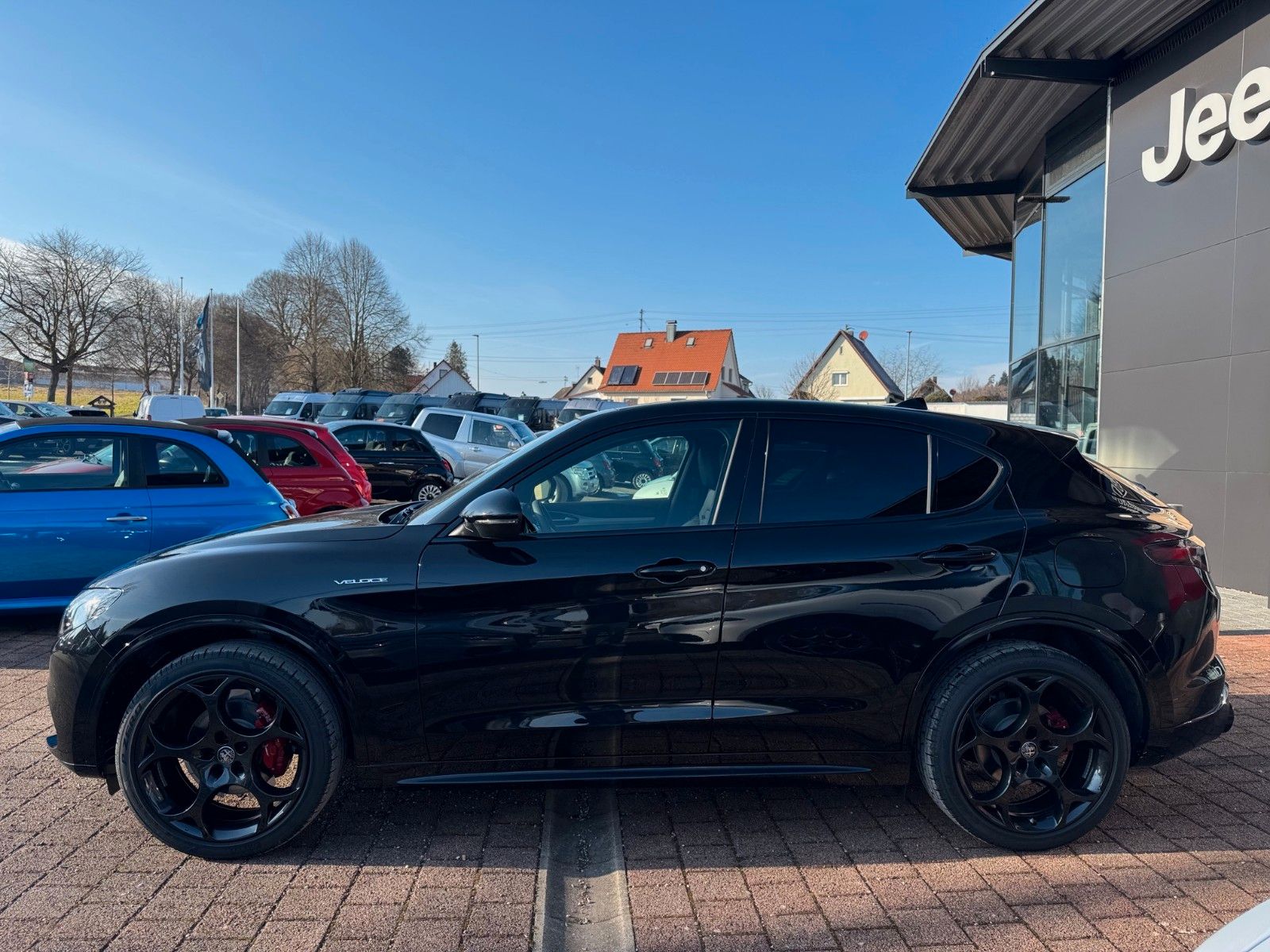 Fahrzeugabbildung Alfa Romeo Stelvio VELOCE 280 PS Glasdach Memory AHK elektr