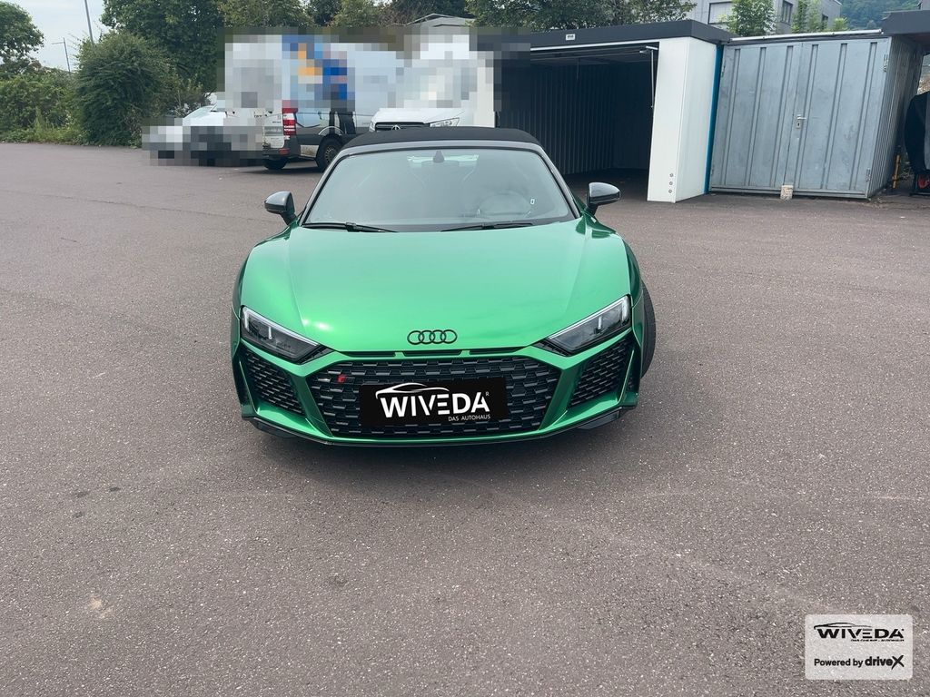 AUDI R8