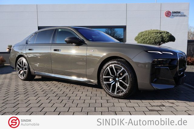 BMW 740 d xDrive M Sport-Hyperscr.TV-SkyLounge-4Lenk