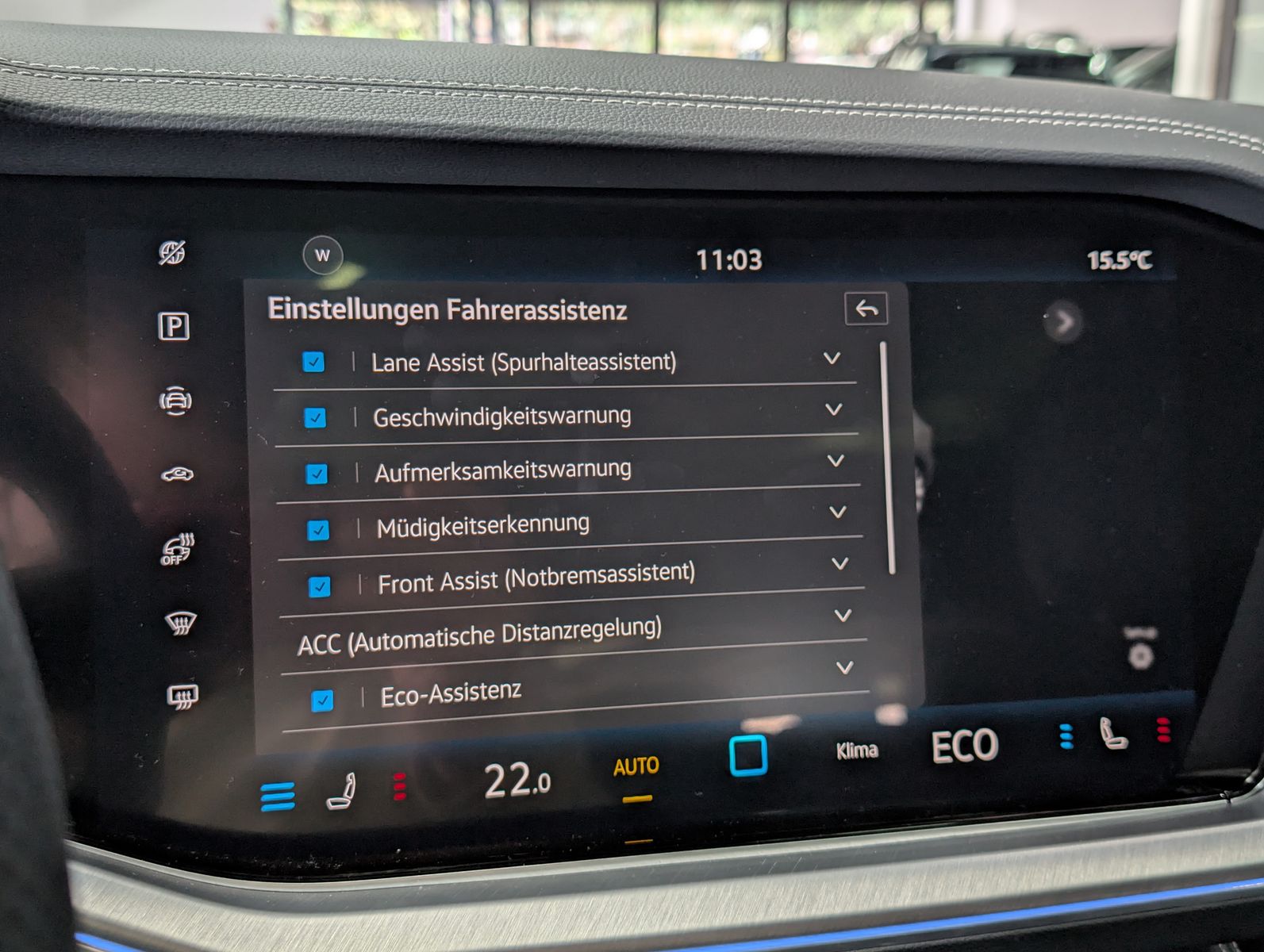 Fahrzeugabbildung Volkswagen Touareg 3.0TDI 4M R-Line VOLL Black 22" UPE 114T