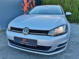 Volkswagen Golf VII #TÜV#SERVICE#ZAHNRIEMEN#SHZ#KAMERA#TOP! - Gebrauchtwagen in Wiesbaden