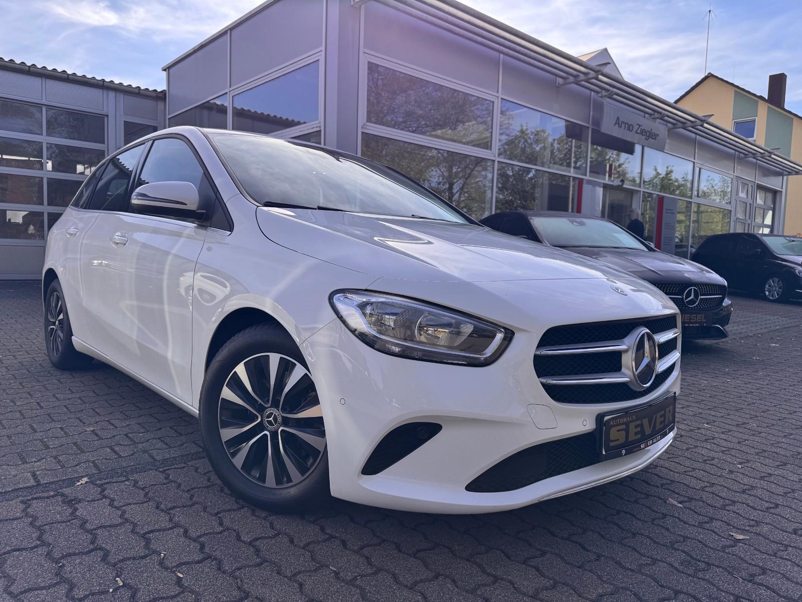 Mercedes-Benz B 180 /1Hand / NAVI/ LEDER/ KAMERA/ AHK