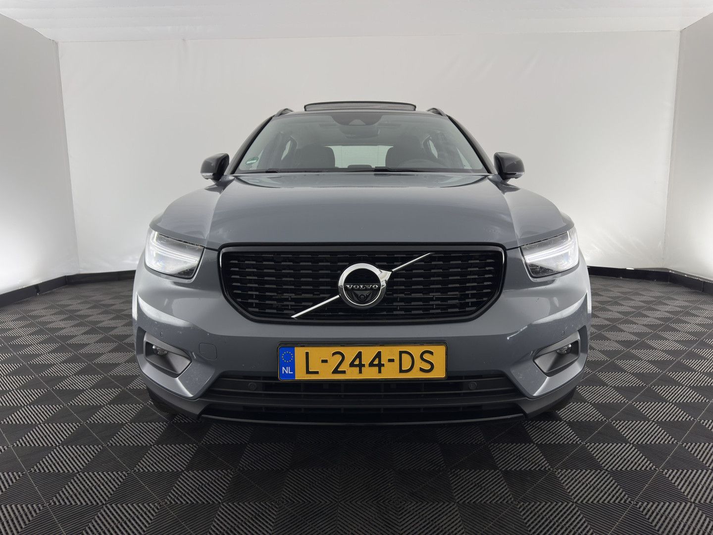Volvo XC40 1.5 T4 Recharge R-Design Expression {SoH-83 imagem 2