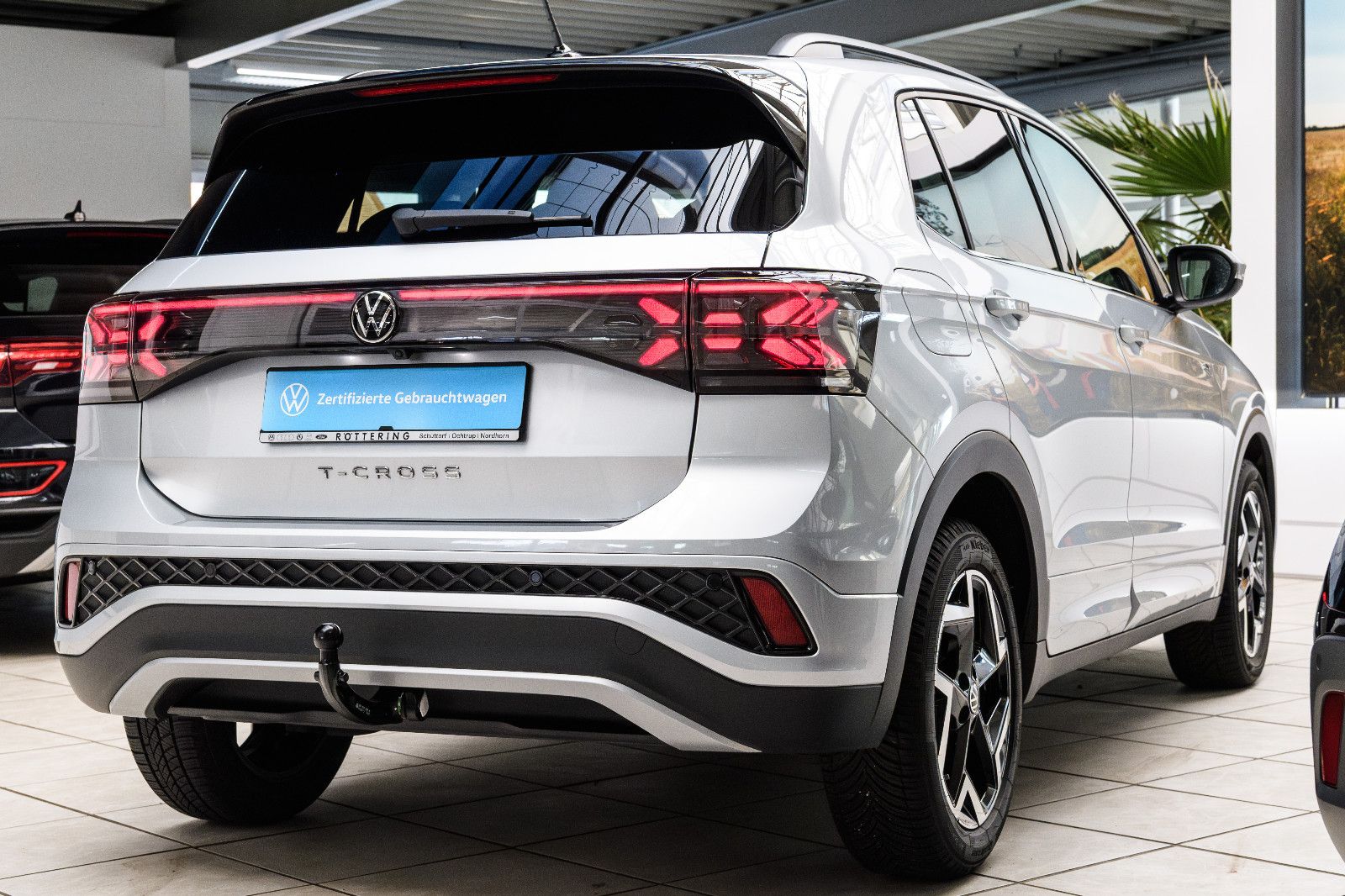 Fahrzeugabbildung Volkswagen T-Cross R-Line 1.5 TSI DSG IQ-LED+AHK+KAMERA+ACC