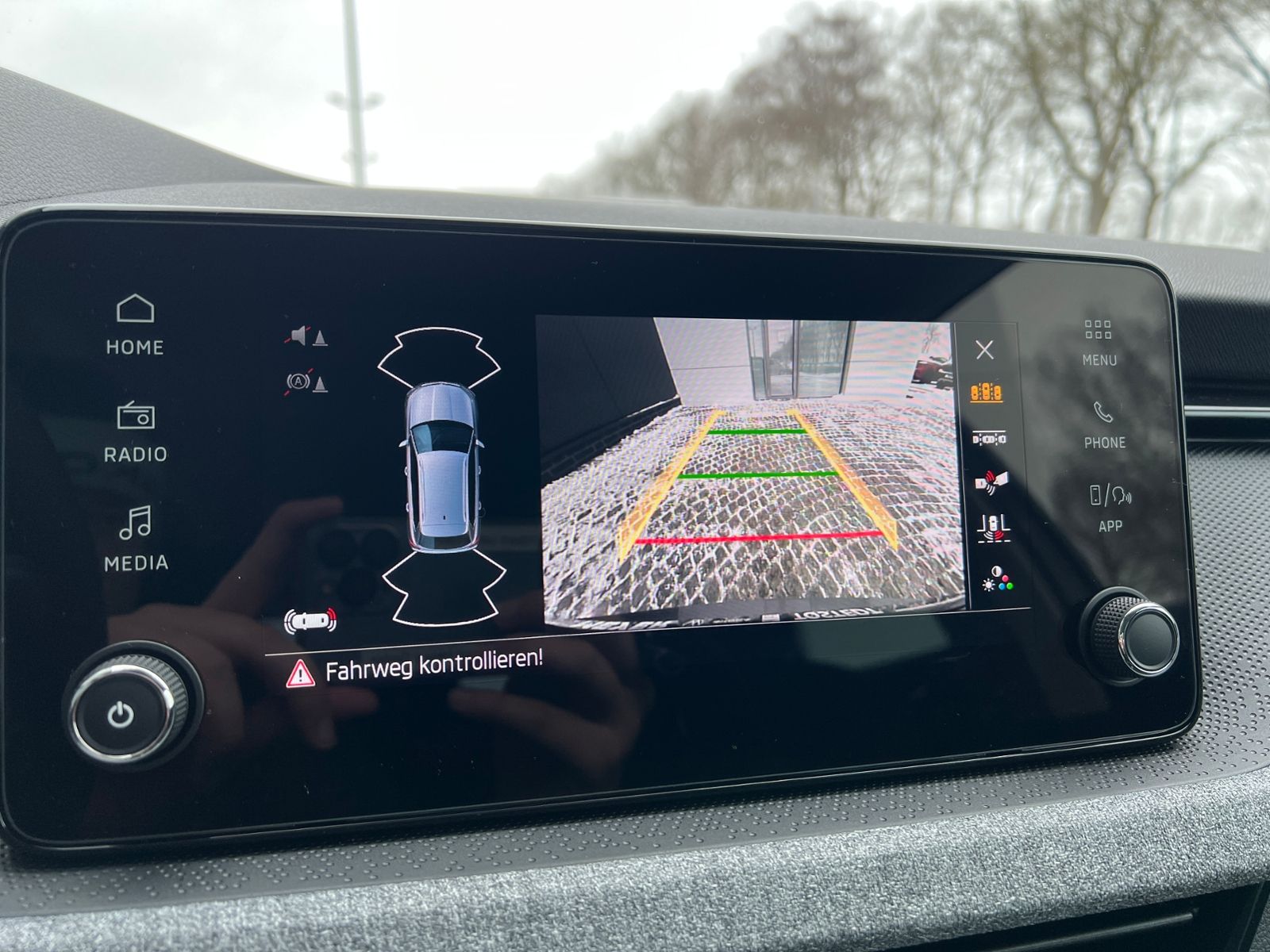 Fahrzeugabbildung SKODA Kamiq Selection 1.0 TSI DSG *Vorb. AHK, LED, ACC