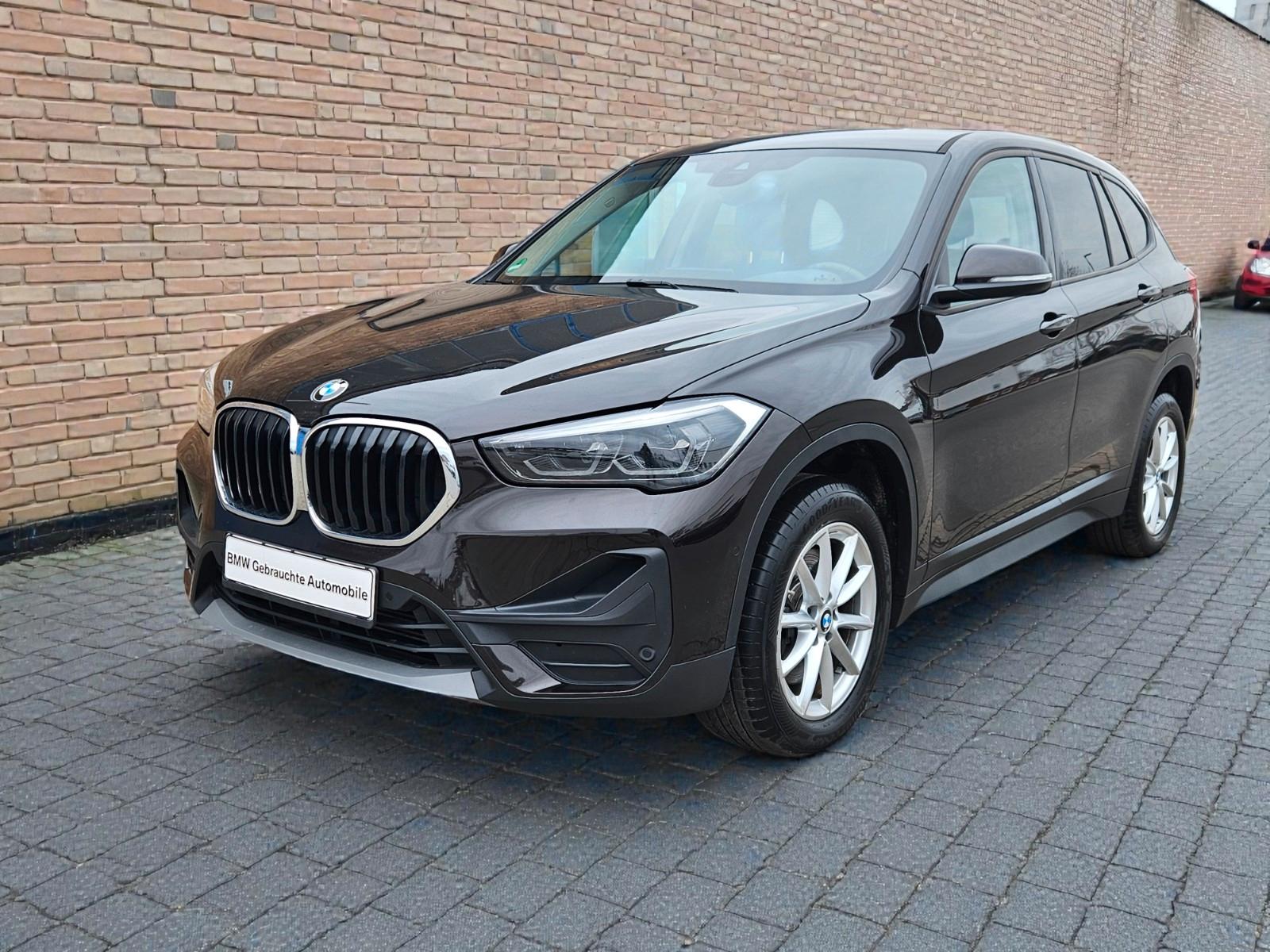 BMW X1 sDrive 20d*NAVI+*LEDER*HUD*KAMERA*KEYLESS GO