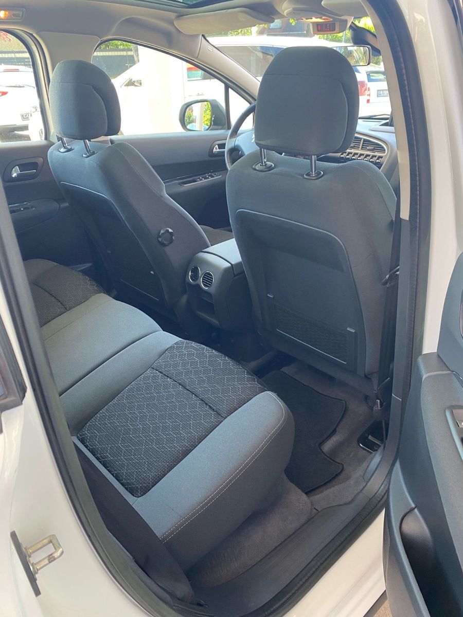 Fahrzeugabbildung Peugeot 3008 Active Autom.  Navi/Panorama/Kamera/1.Hand