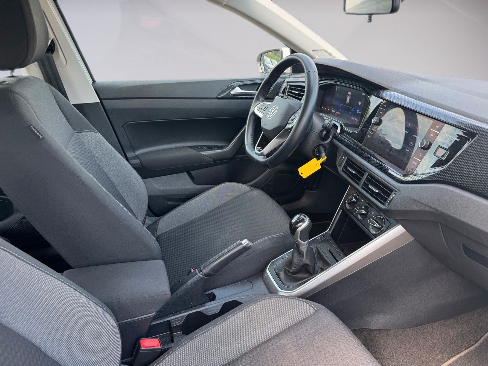 Fahrzeugabbildung Volkswagen Polo VI Life 1.0 TSI