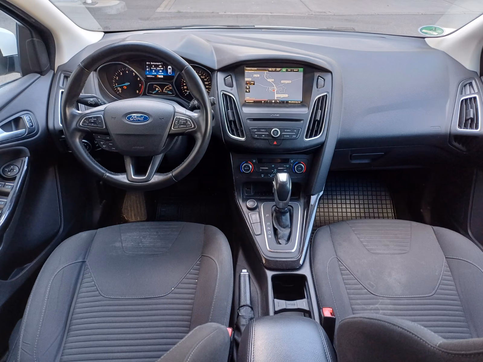 Ford Focus 2015 — photo 9