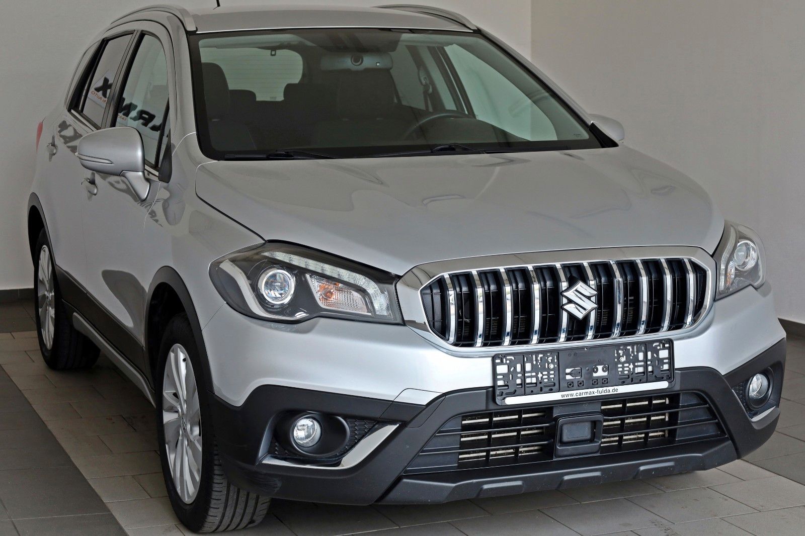 Fahrzeugabbildung Suzuki SX4 S-Cross Comfort LED,SH,PDC,ACC,Apple Car