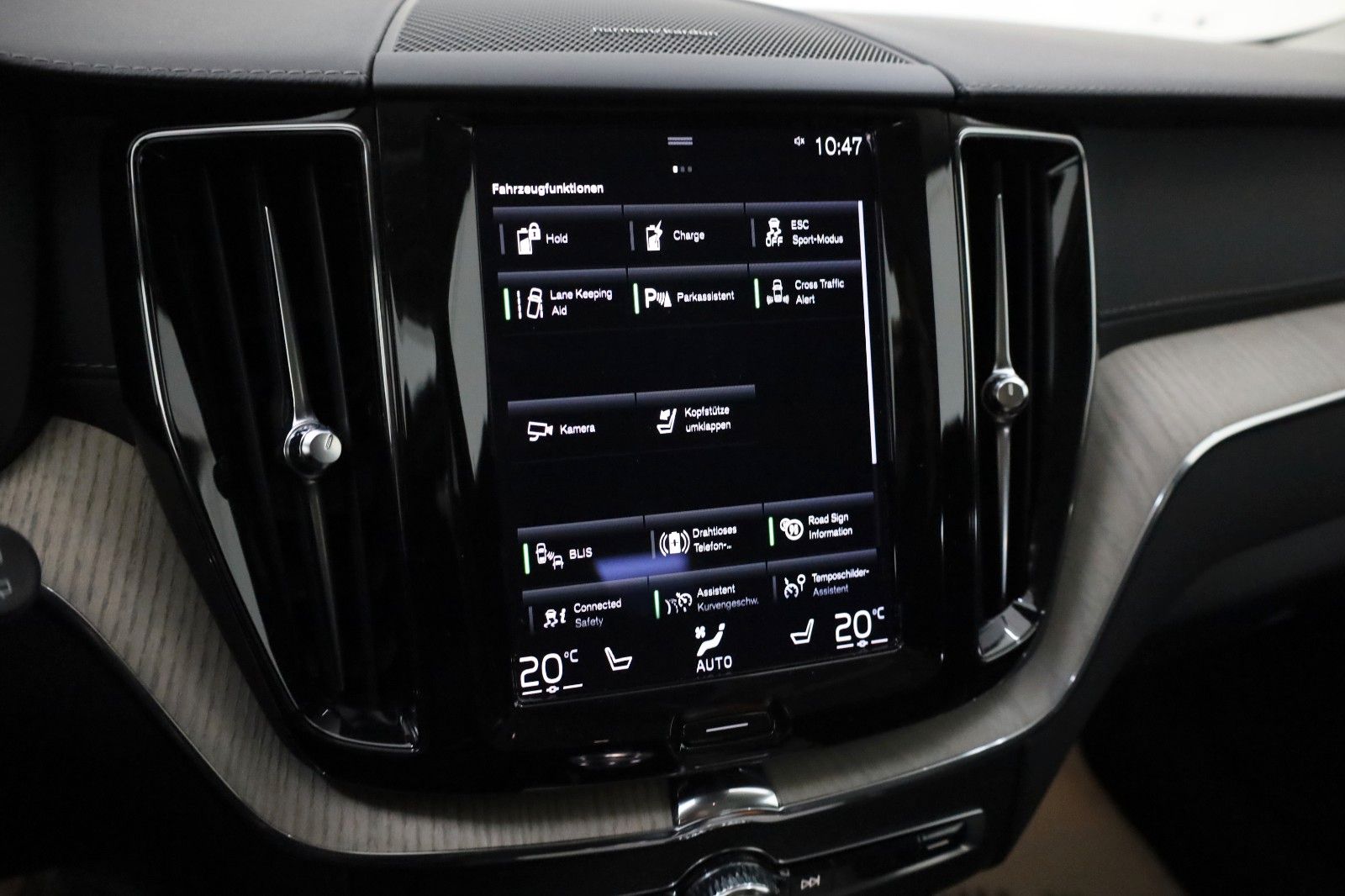 Fahrzeugabbildung Volvo XC60 Inscription T6 AWD,Leder,Kamera,Panoram,AHK