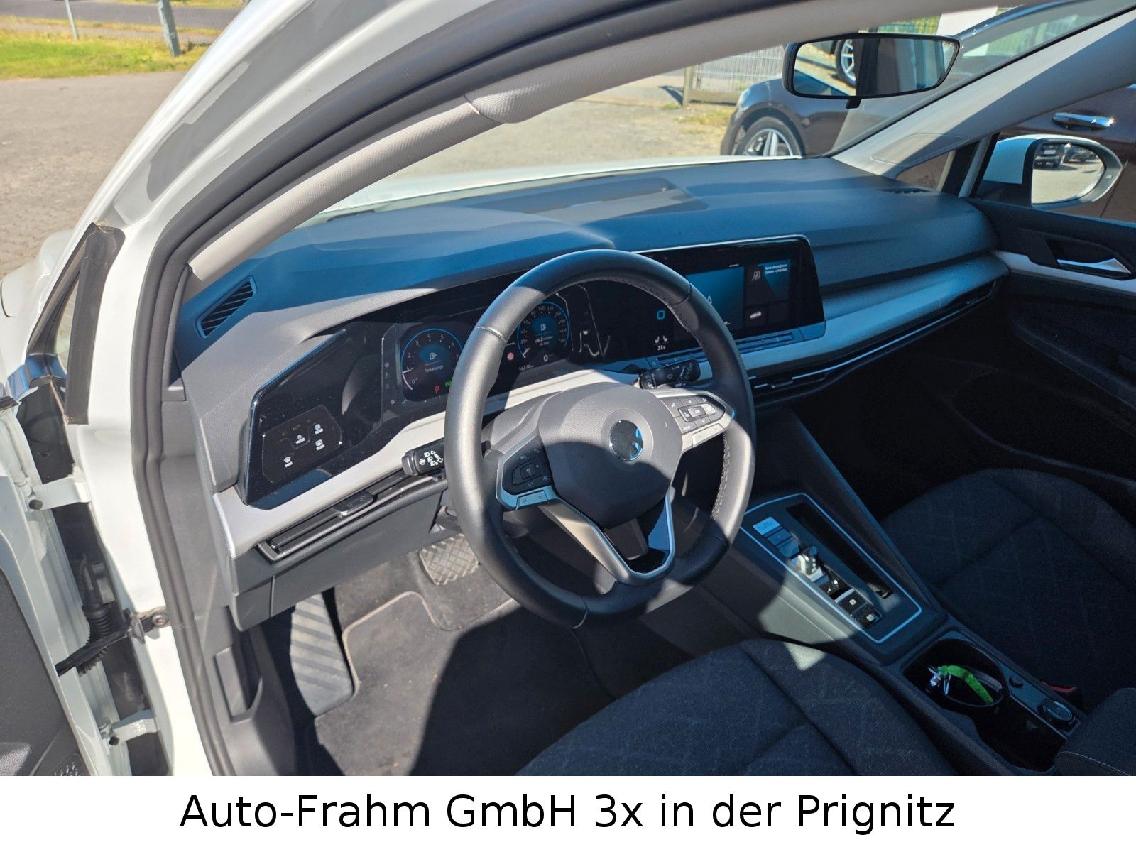 Volkswagen Golf VIII Lim. Life eTSI LED NAVI foto 20
