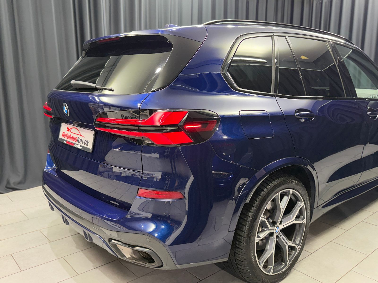 Fahrzeugabbildung BMW X5 40 d xDrive M SPORT PRO|PANO|M-SITZE|INDIVID