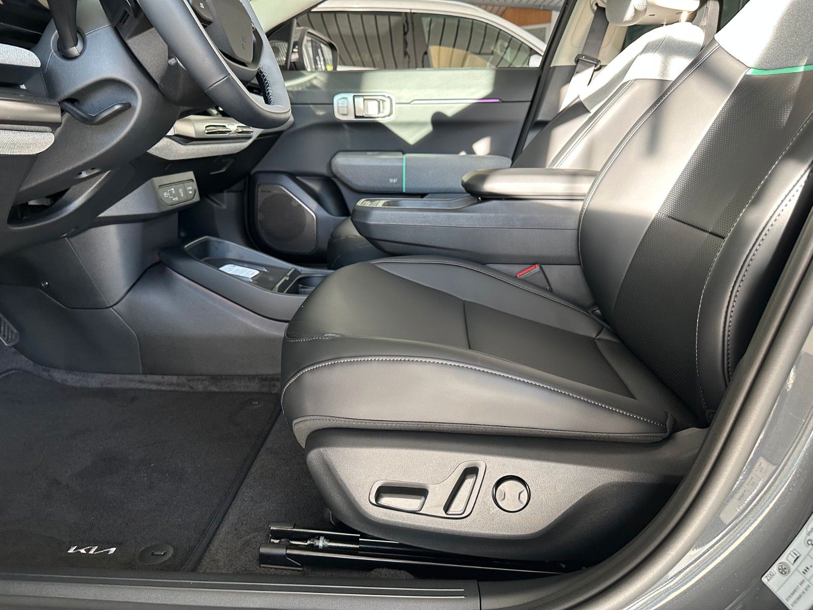 Fahrzeugabbildung Kia EV4 81 FWD EARTH UP TE WIC DWP SD