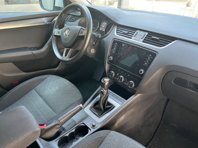 Fahrzeugabbildung Skoda Octavia Combi Soleil 1.6 TDI+Navi+CarPlay+SHZ+BT