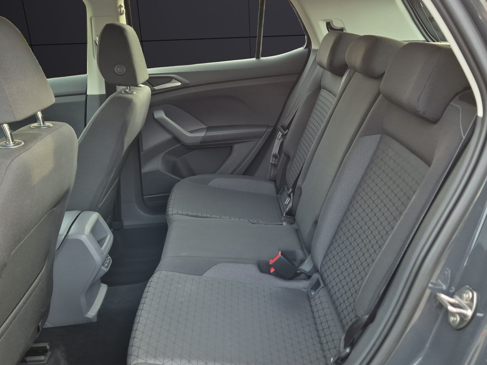 Fahrzeugabbildung Volkswagen T-Cross TSI Life DSG NSW SHZ