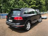 Volkswagen VW Touareg 12/2015 schwarz Diesel Luftfede... - Volkswagen Touareg: V12
