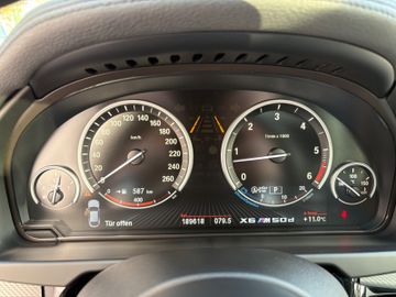 Fahrzeugabbildung BMW X6 M50 d AHK HUD H&KRFK 360° AT Motor uvm.
