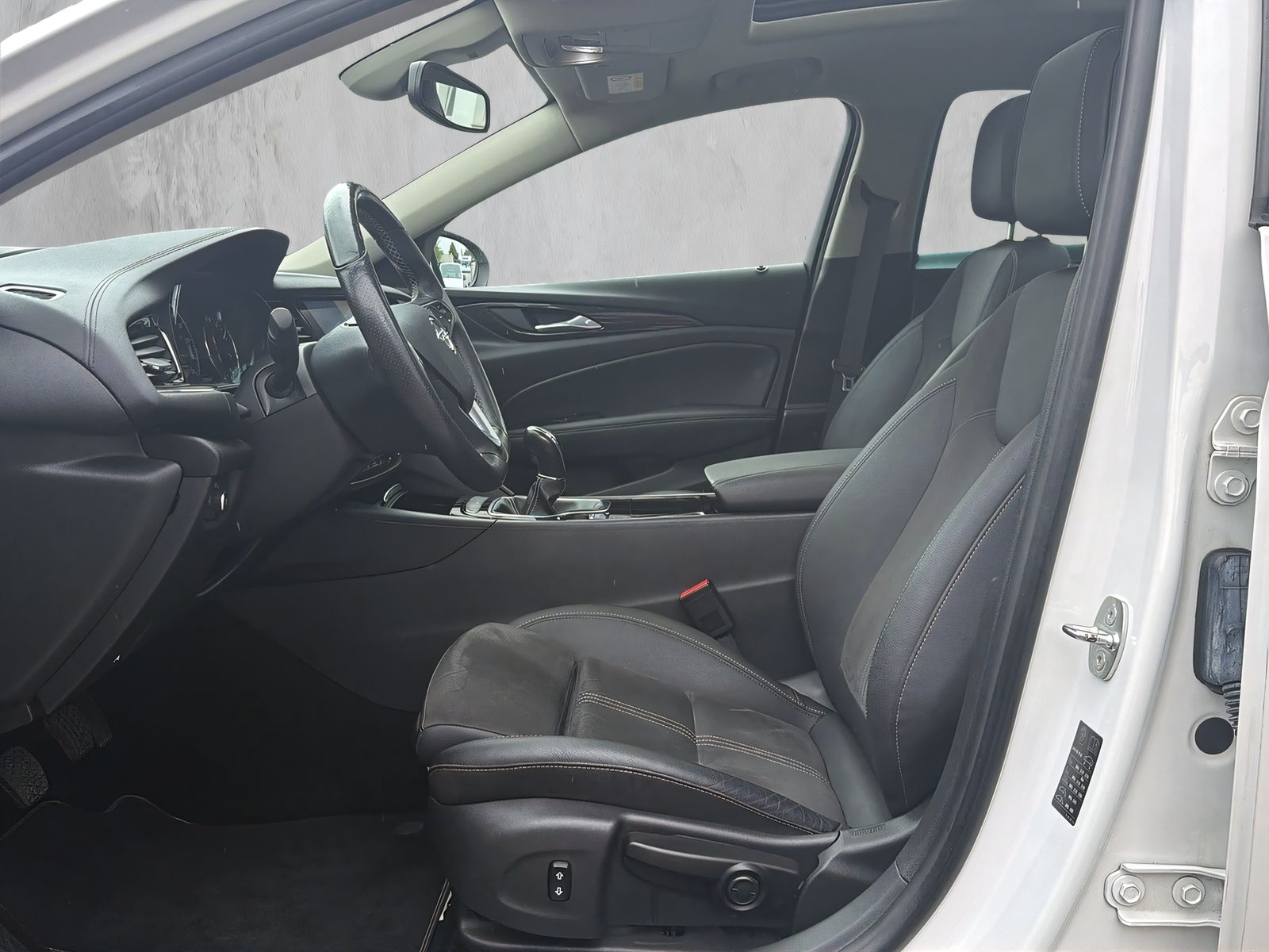 Fahrzeugabbildung Opel Insignia INNOVATION NAVI PANO LED ACC HEAD UP