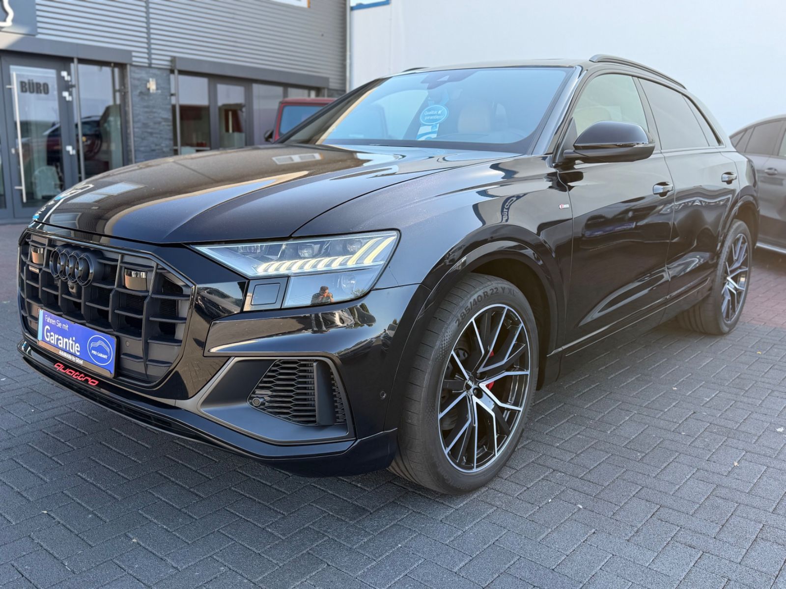 Audi Q8 - 1