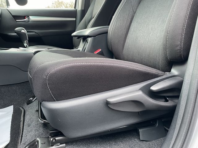 Toyota Hilux 2.4D 4x4 Double Cab Comfort *2xPDC*CAM*SHZ