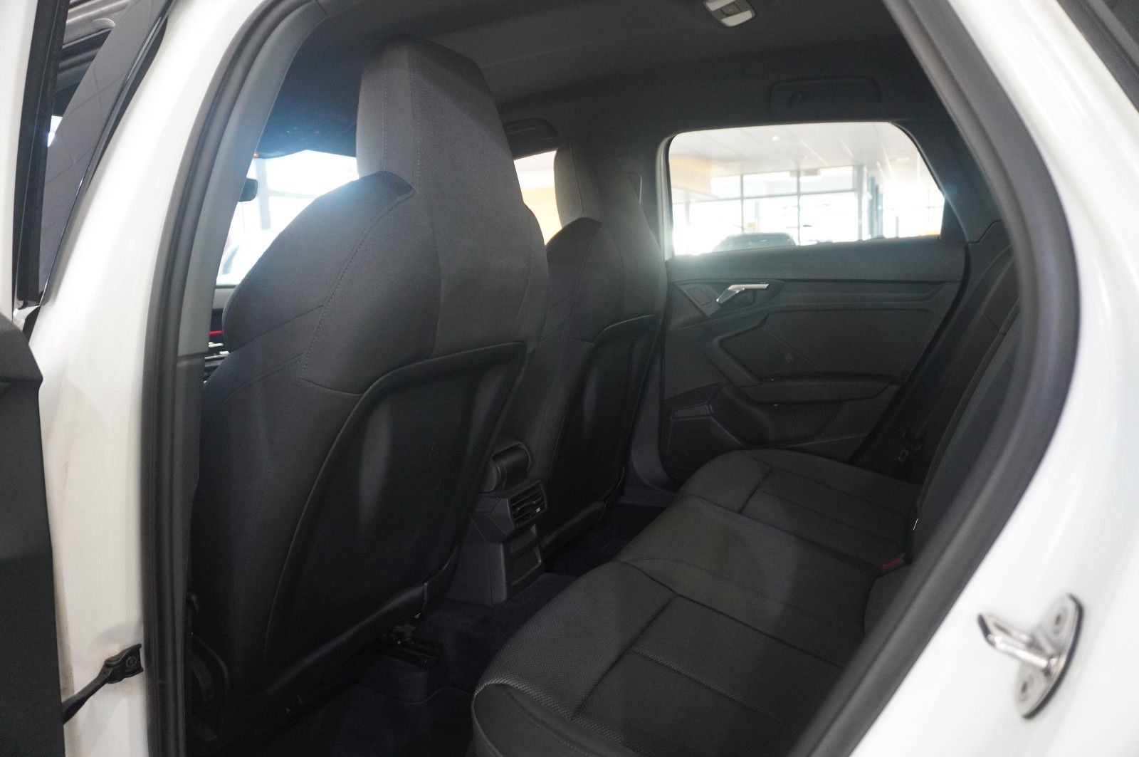 Fahrzeugabbildung Audi A3 Sportback 35 TFSI ADVANCED NAVI/SH/KAMERA/AHK