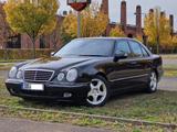 Mercedes-Benz E 240 AVANTGARDE Leder Xenon Scheckheftgepflegt - gebrauchte Mercedes-Benz E 240 aus dem Jahr 2000