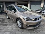 Volkswagen Touran Highline BMT/Start-Stopp PANO+AUTOMATIK - mit Benzin-Antrieb: Beige, mit Android Auto
