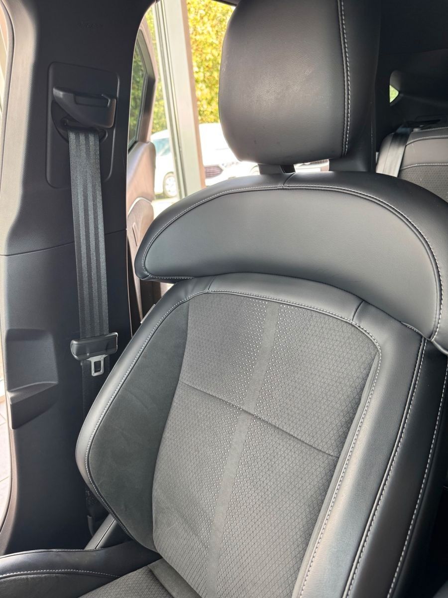 Fahrzeugabbildung Ford Mustang Mach-E GT AWD