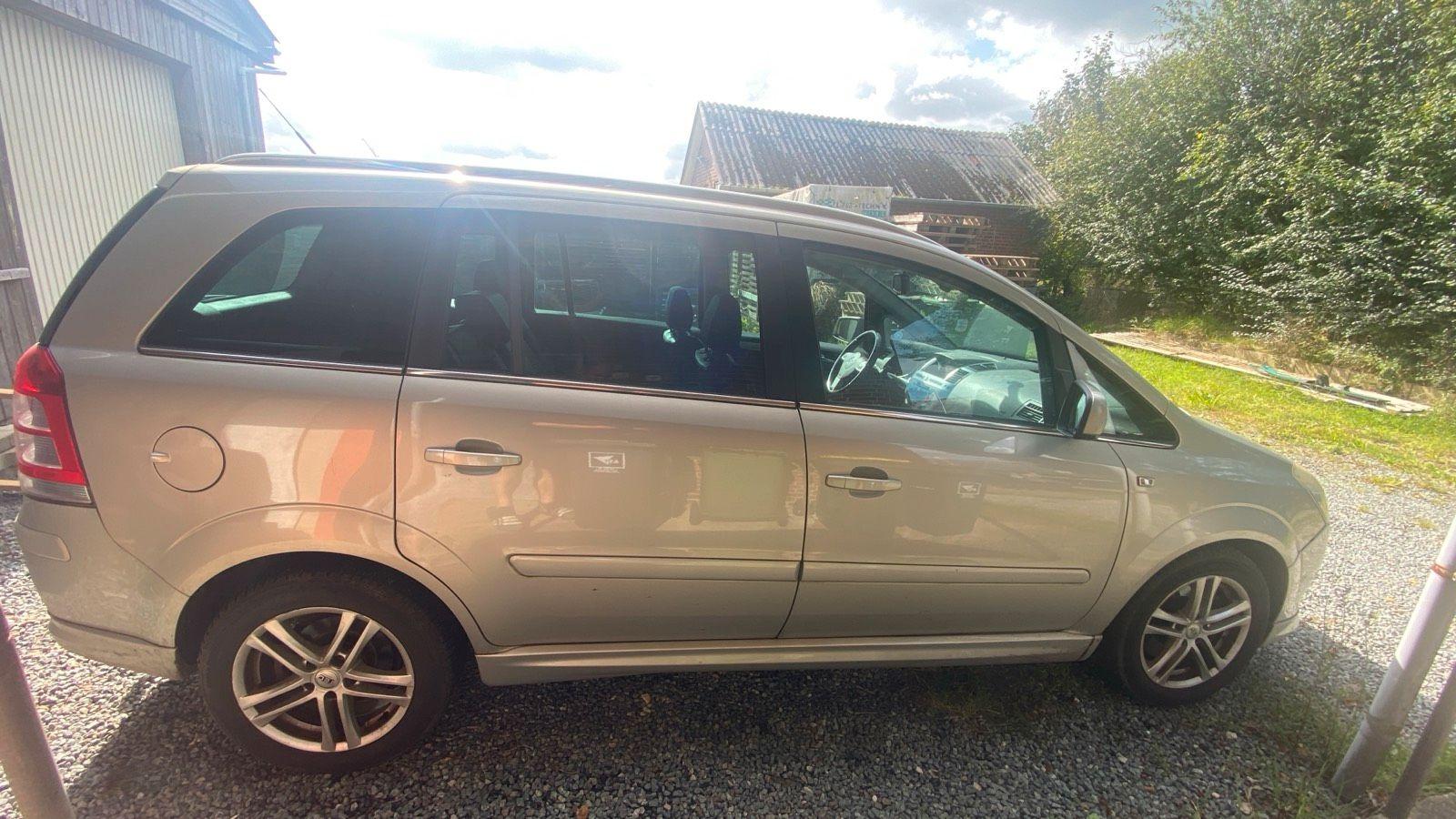 Opel Zafira 2009 — photo 5