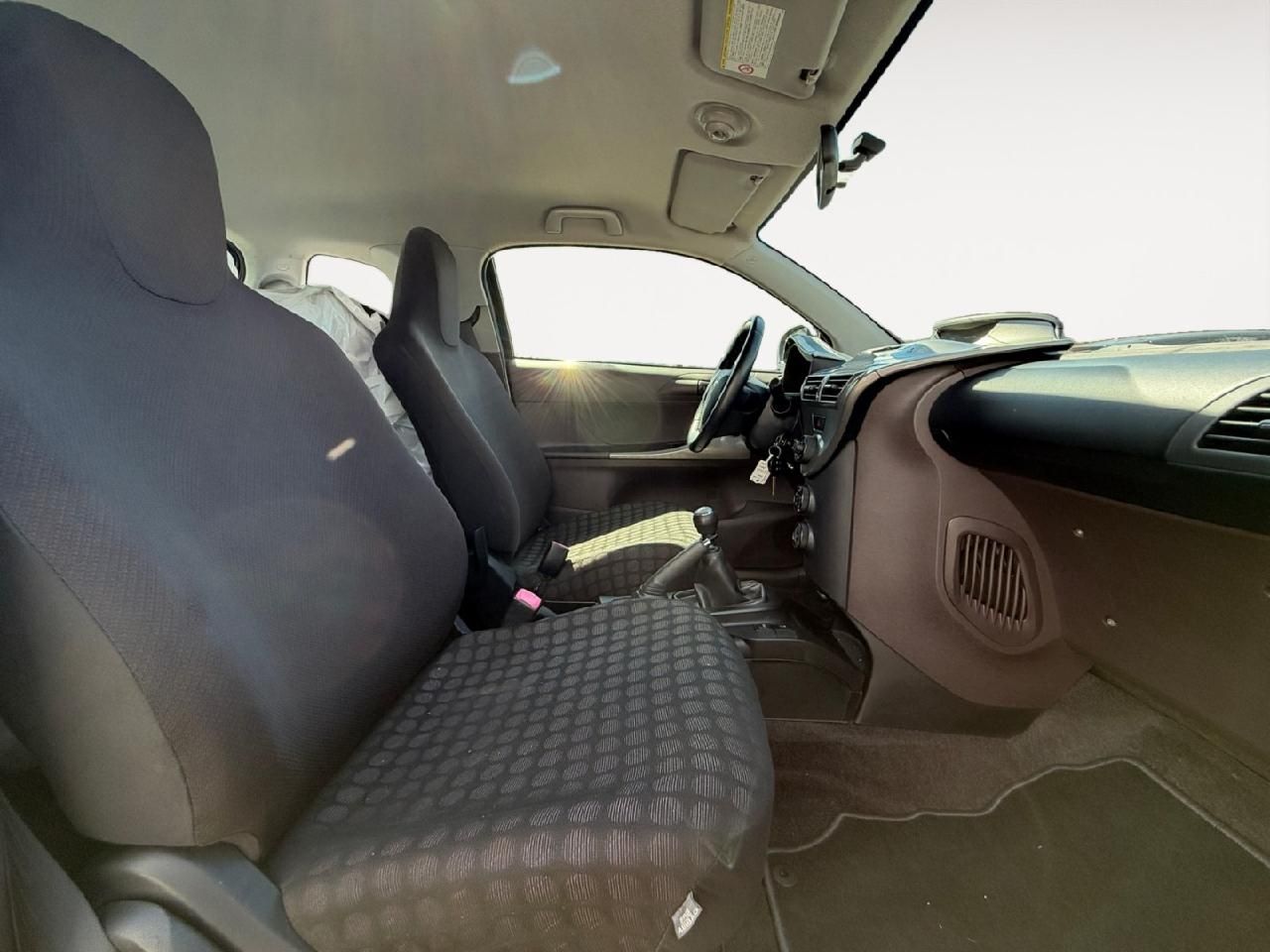 Fahrzeugabbildung Toyota iQ +