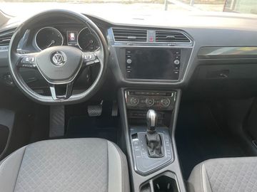 Volkswagen Tiguan - 11
