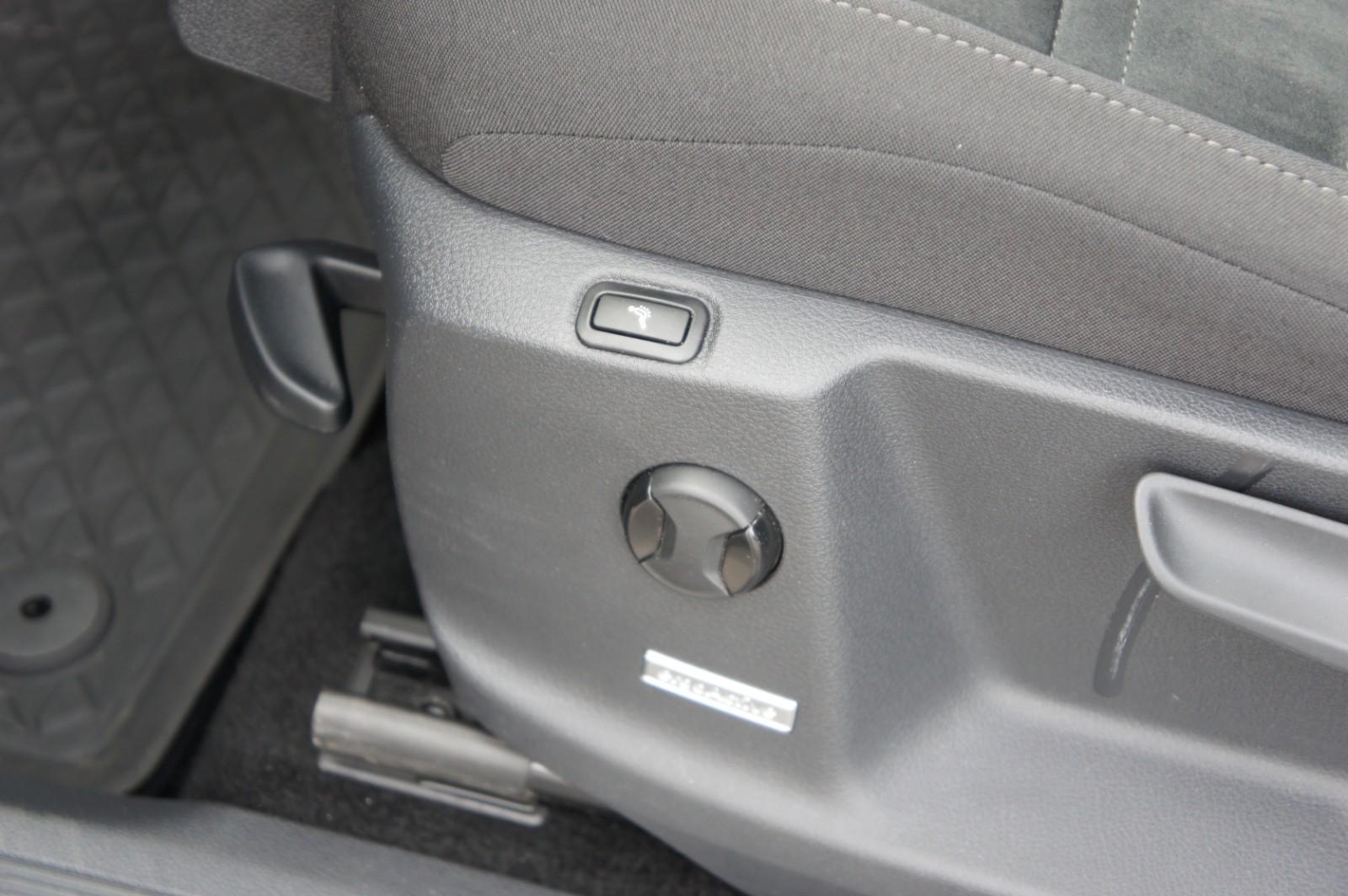 Volkswagen Touran Highline *ACC*AHK*PANO*STDHZG*KAM*MASSAGE, миниатюра 16
