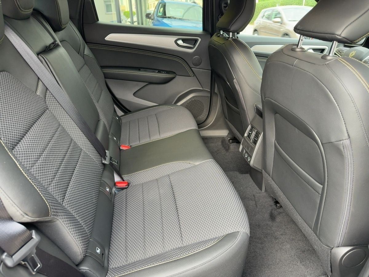 Fahrzeugabbildung Renault Arkana TECHNO Mild Hybrid 140 EDC GJR SHZ Kamera