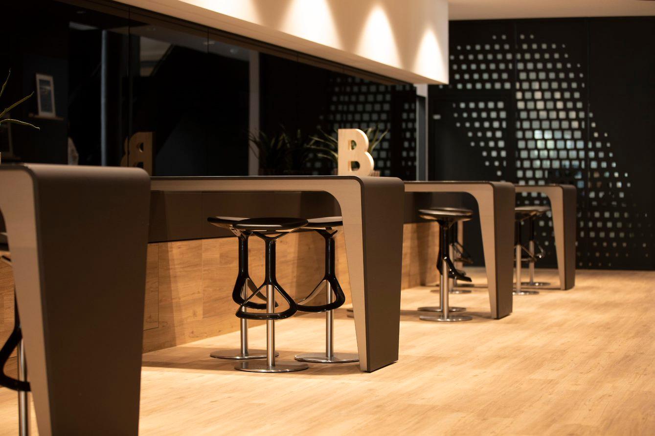 showroom-image-top